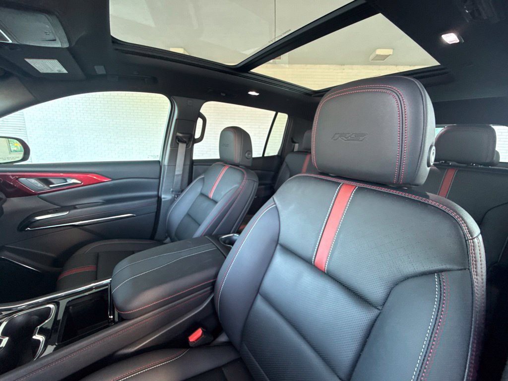Used 2026 Chevrolet Traverse RS w/ LPO, Floor Liner Package FWD image 29