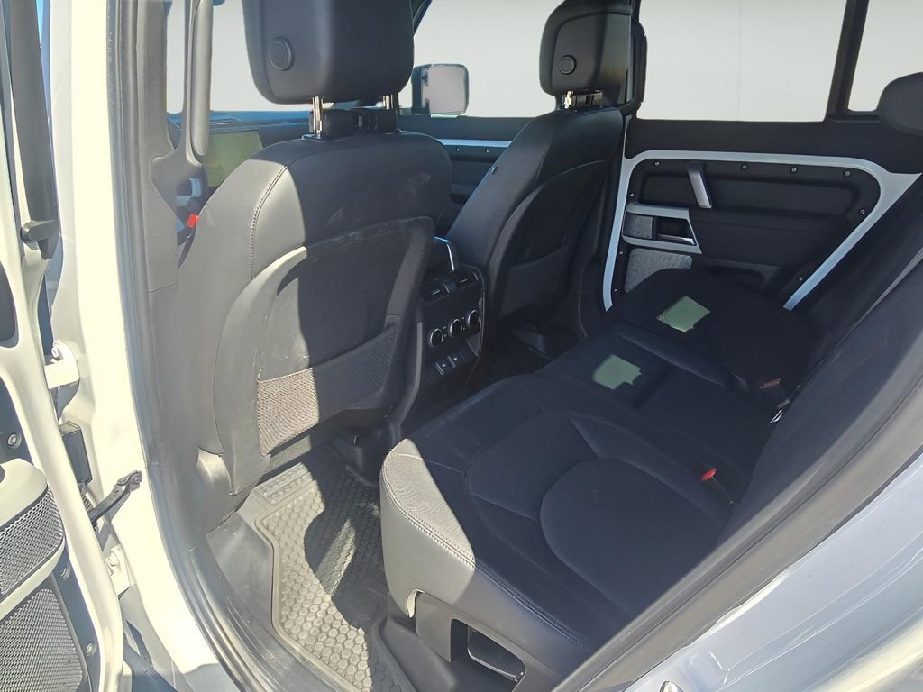 Used 2023 Land Rover Defender 130 X-Dynamic SE AWD/4WD image 28