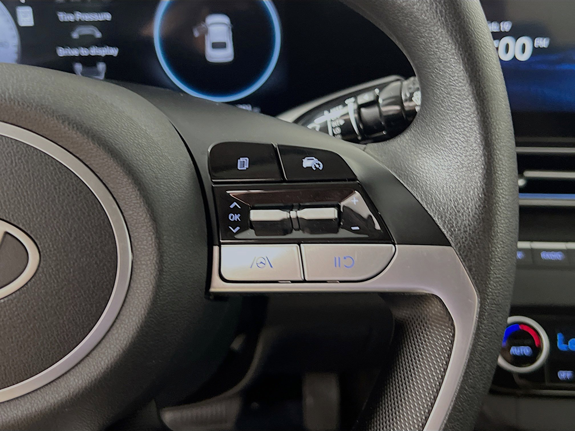 Used 2024 Hyundai Elantra SEL image 20