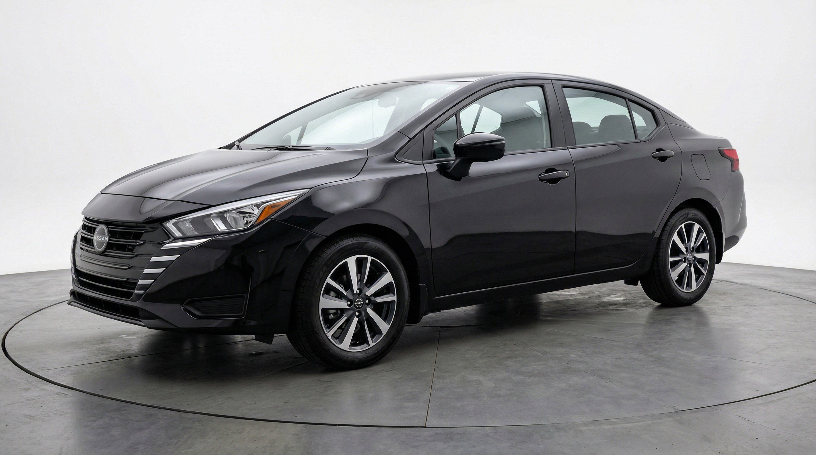 Used 2025 Nissan Versa SV FWD image 3