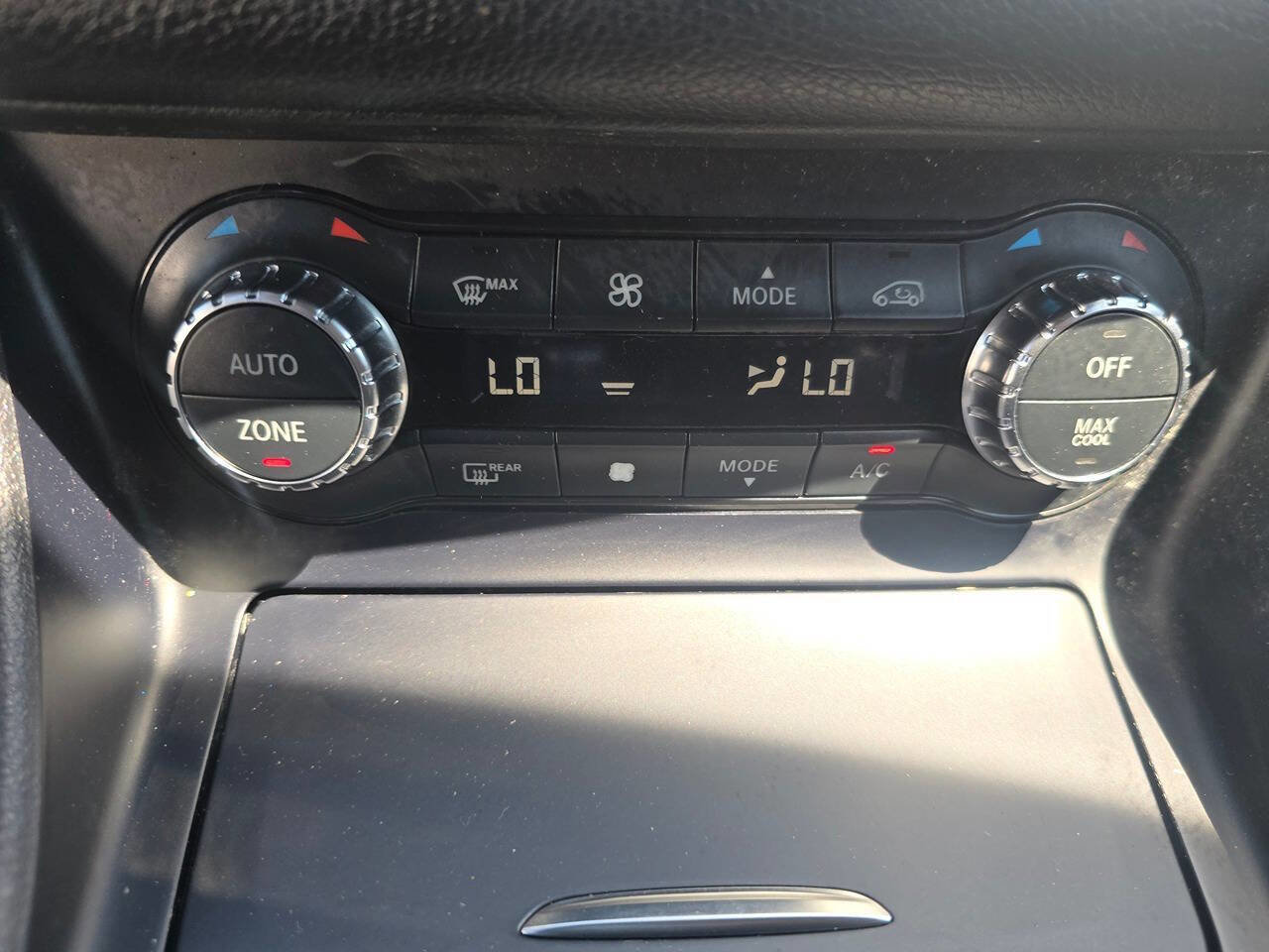 Used 2014 Mercedes-Benz CLA 250 w/ Premium 1 Package image 17