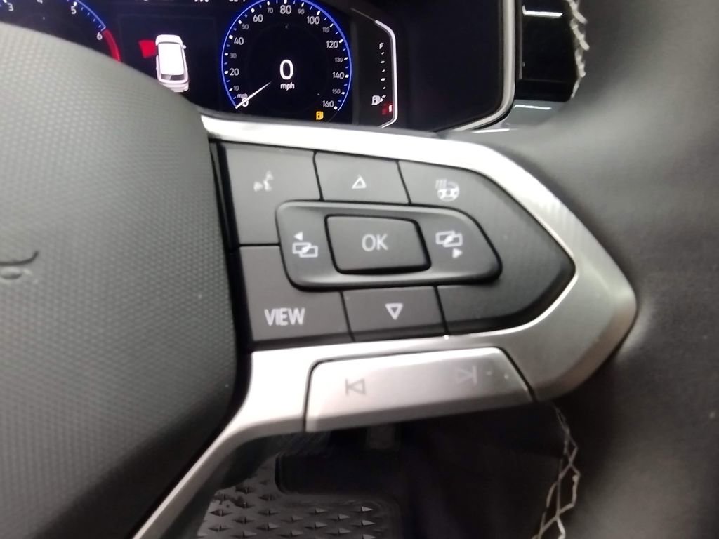 New 2025 Volkswagen Taos SEL image 25
