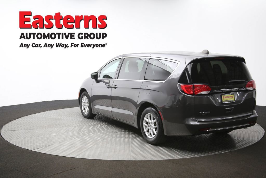 Used 2023 Chrysler Voyager LX image 65