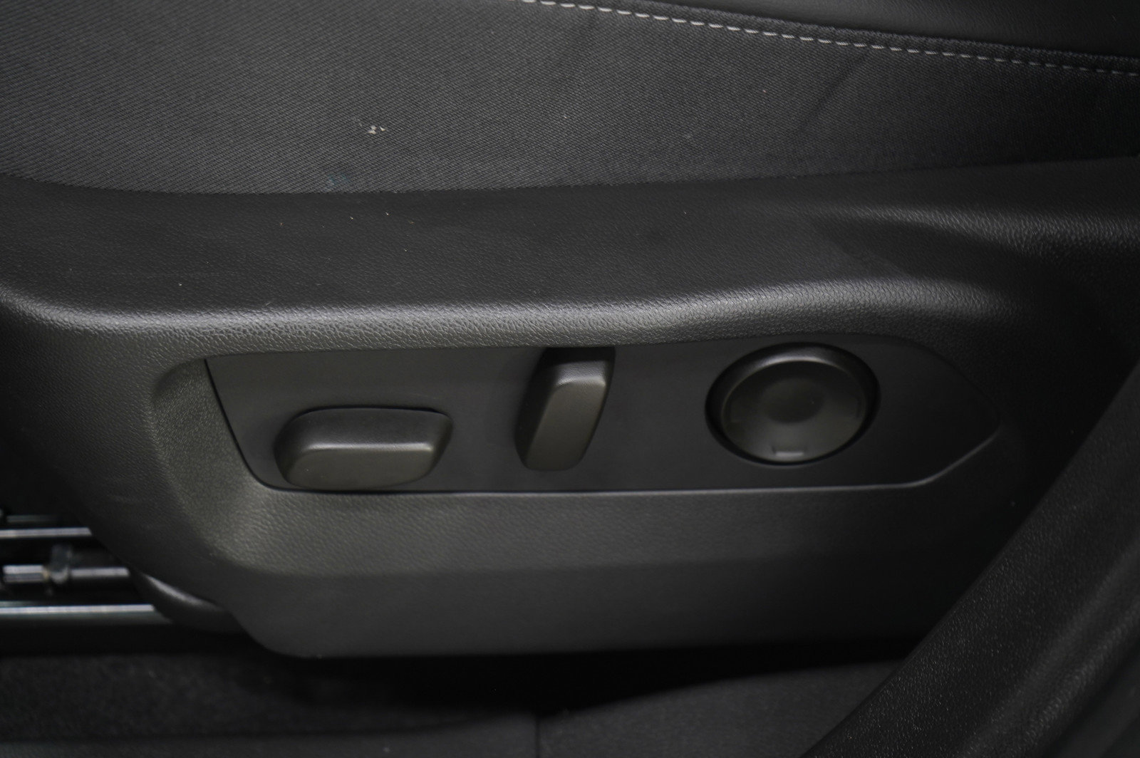 Used 2024 Buick Envision Preferred AWD/4WD image 23