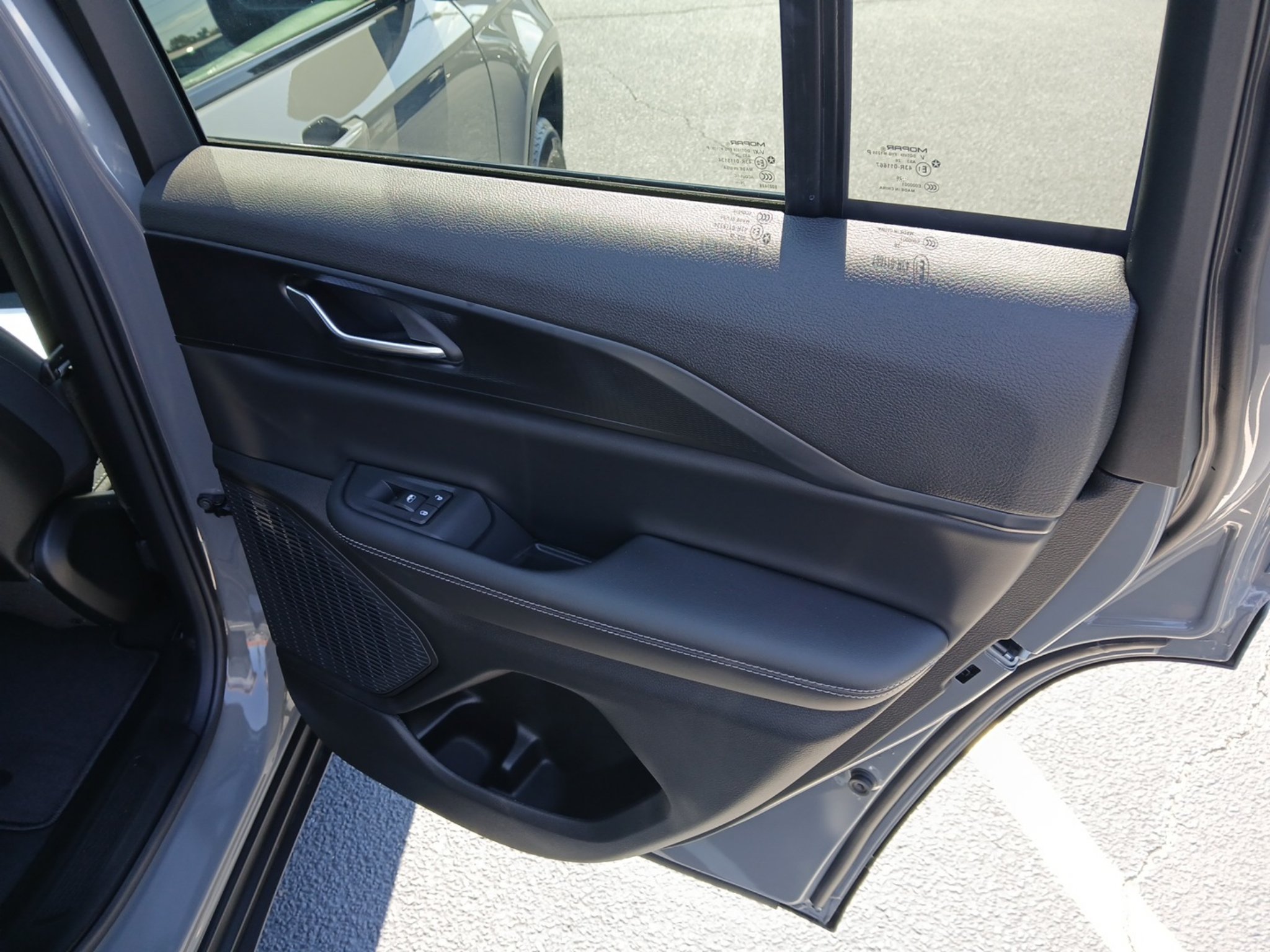 New 2027 Jeep Grand Cherokee Laredo X RWD image 29