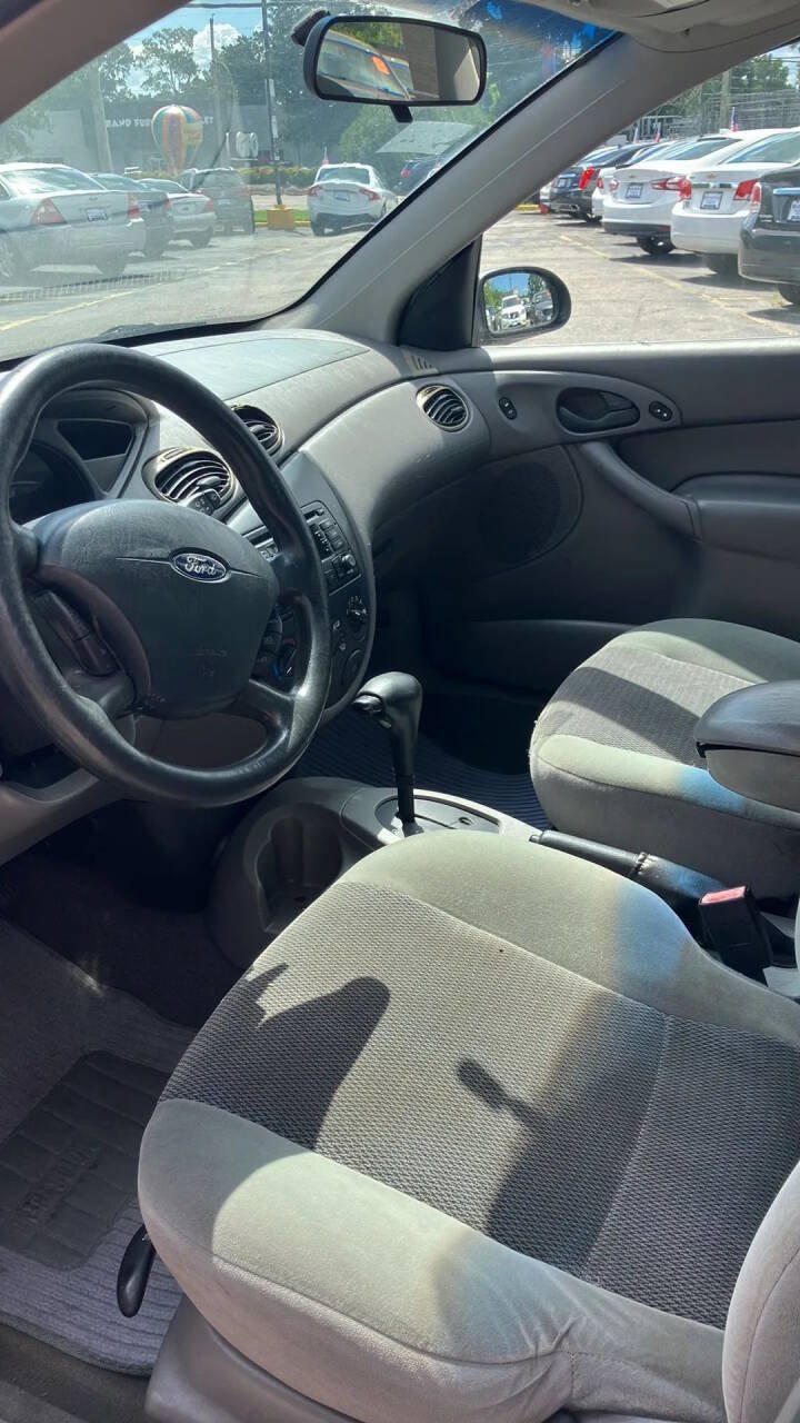 Used 2003 Ford Focus SE FWD image 6