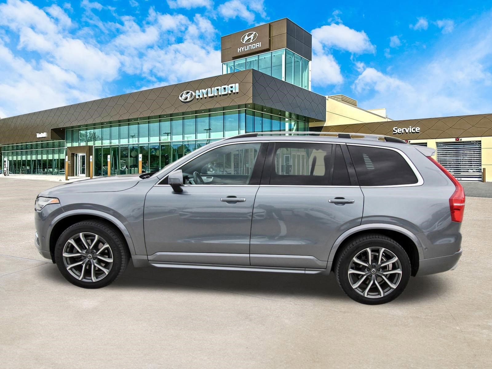 Used 2016 Volvo XC90 T6 Momentum w/ Momentum Plus Package AWD/4WD image 9