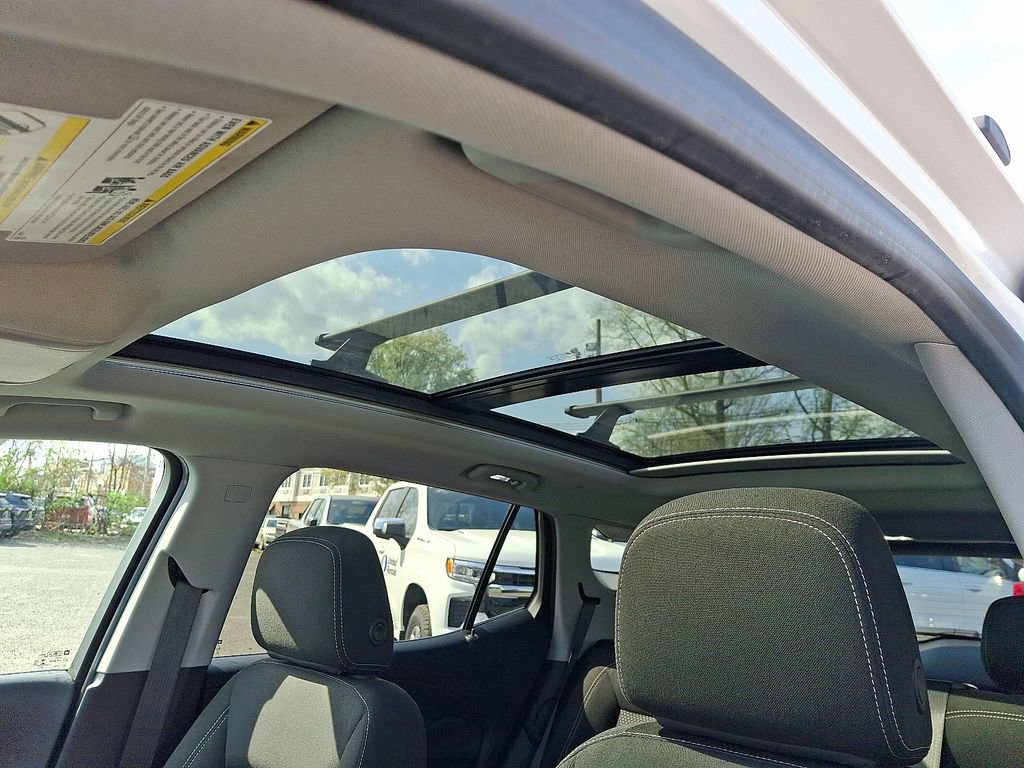 Used 2023 GMC Terrain SLE w/ Driver Convenience Package image 20