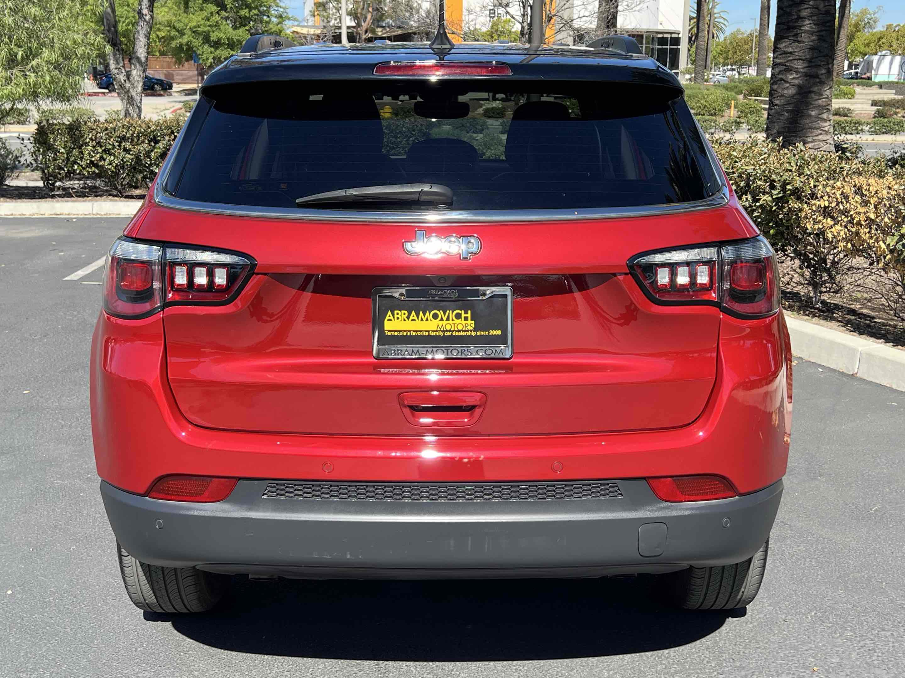 Used 2025 Jeep Compass Limited image 15