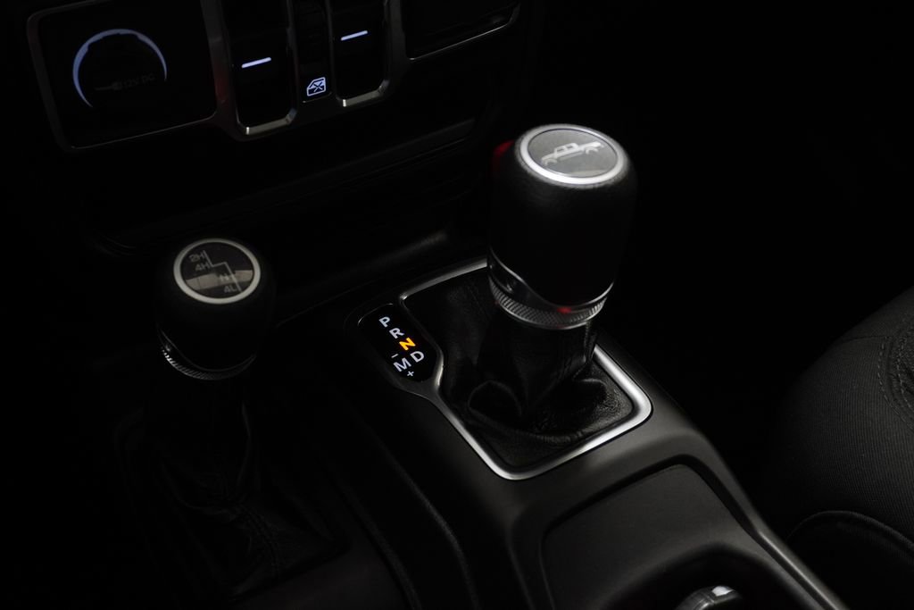 Used 2021 Jeep Gladiator Sport image 39