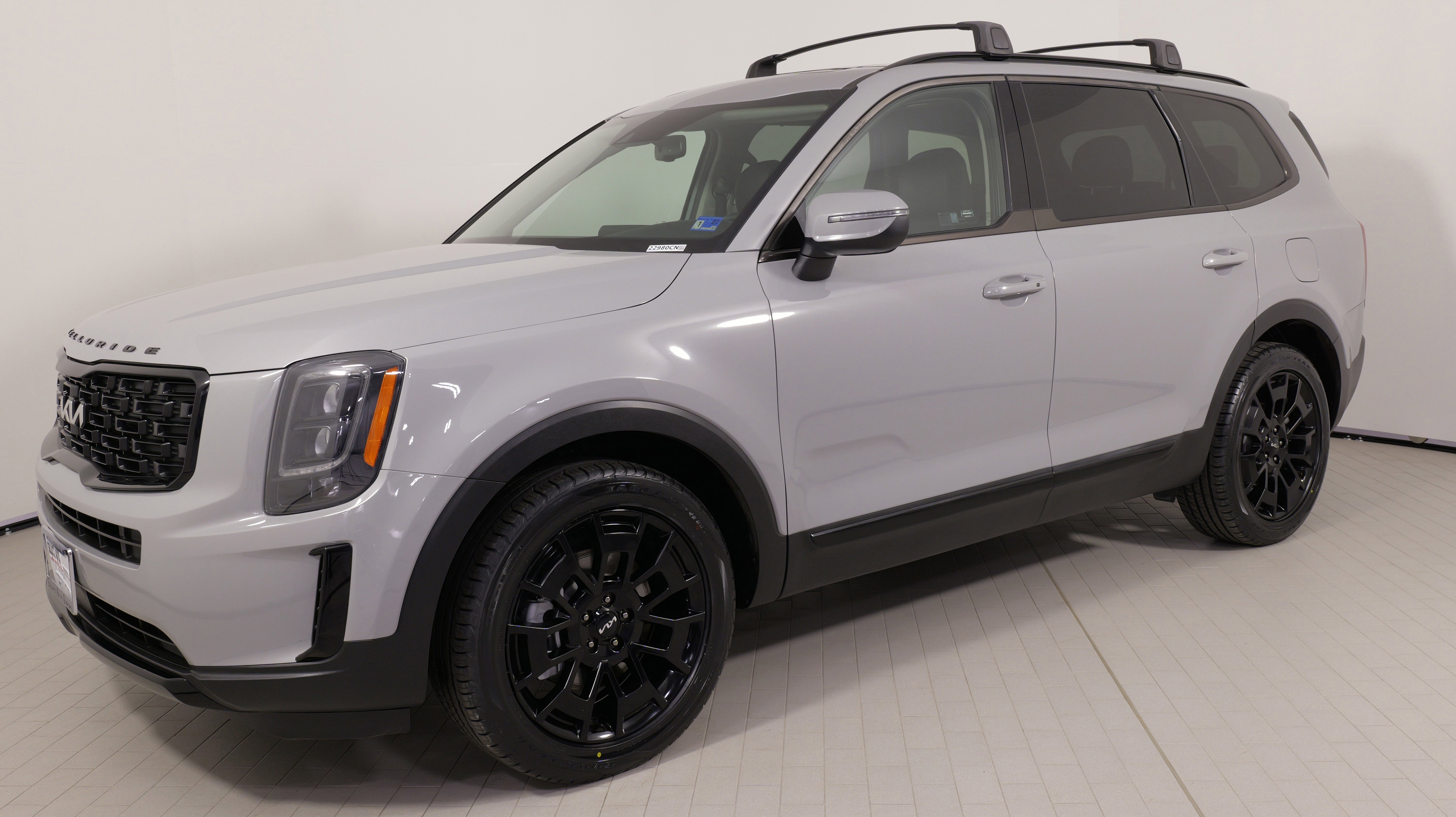 Used 2022 Kia Telluride EX w/ EX Premium Package image 3