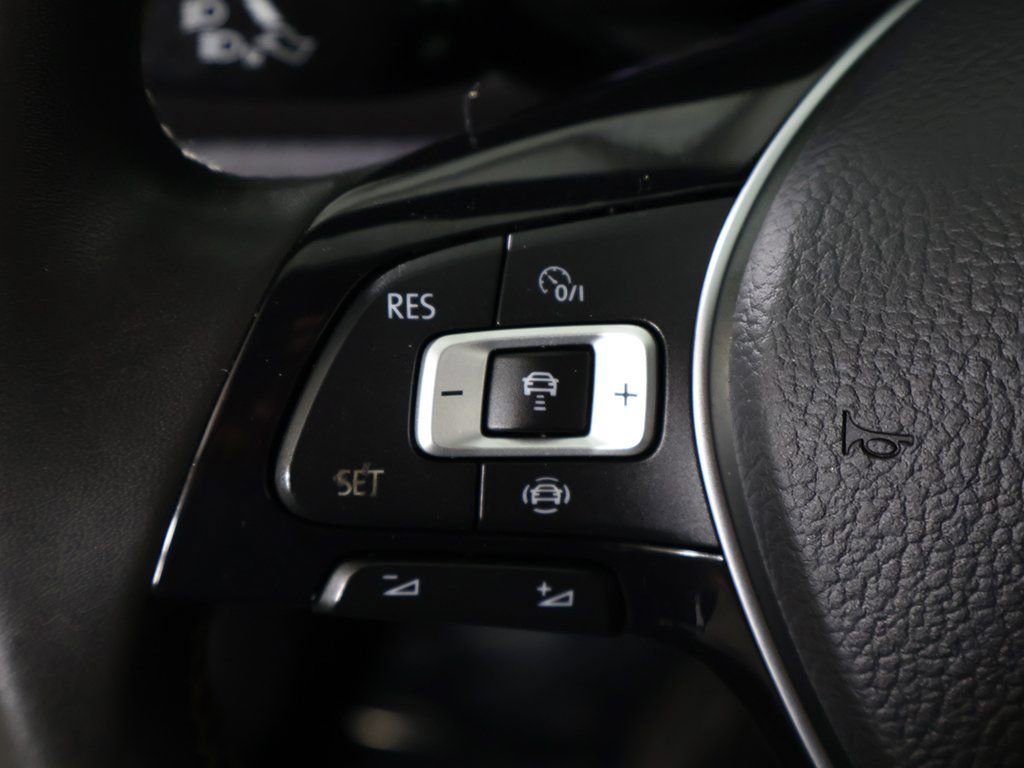 Used 2021 Volkswagen Jetta SEL Premium image 46