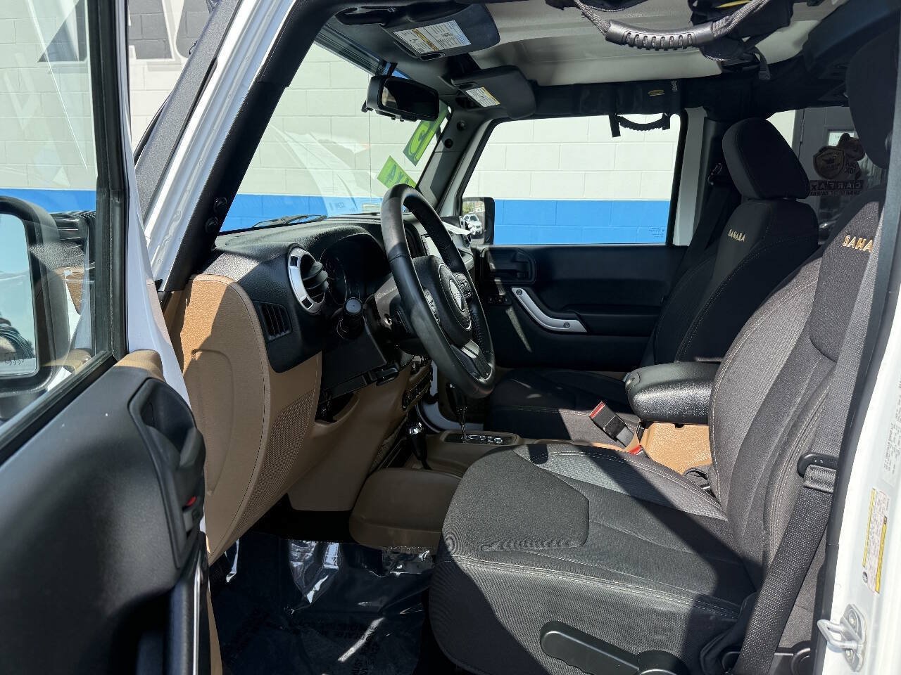 Used 2013 Jeep Wrangler Unlimited Sahara AWD/4WD image 6