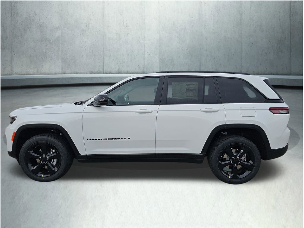 New 2025 Jeep Grand Cherokee Altitude AWD/4WD image 4