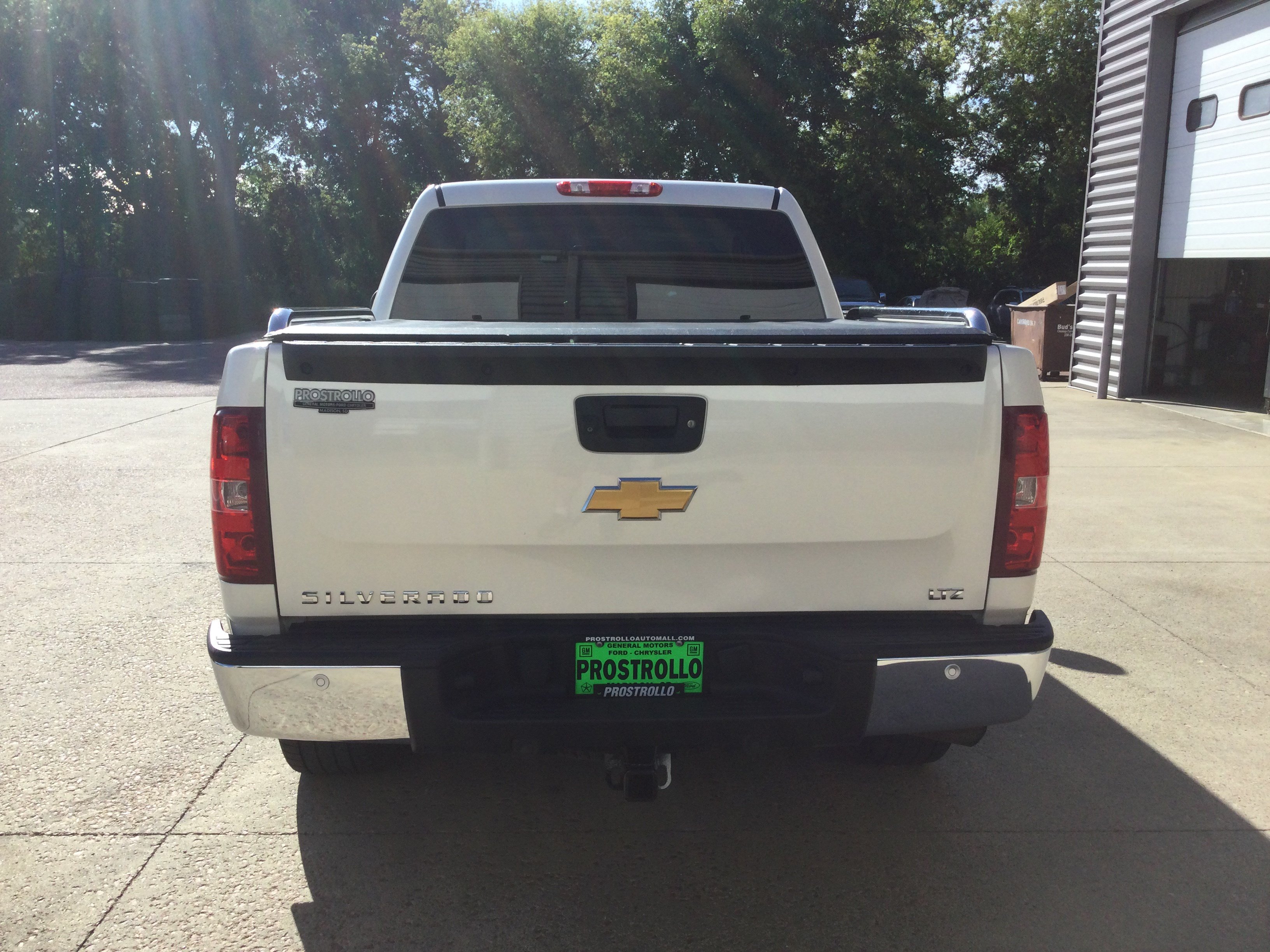 Used 2013 Chevrolet Silverado 1500 LTZ w/ LTZ White Diamond Edition AWD/4WD image 4