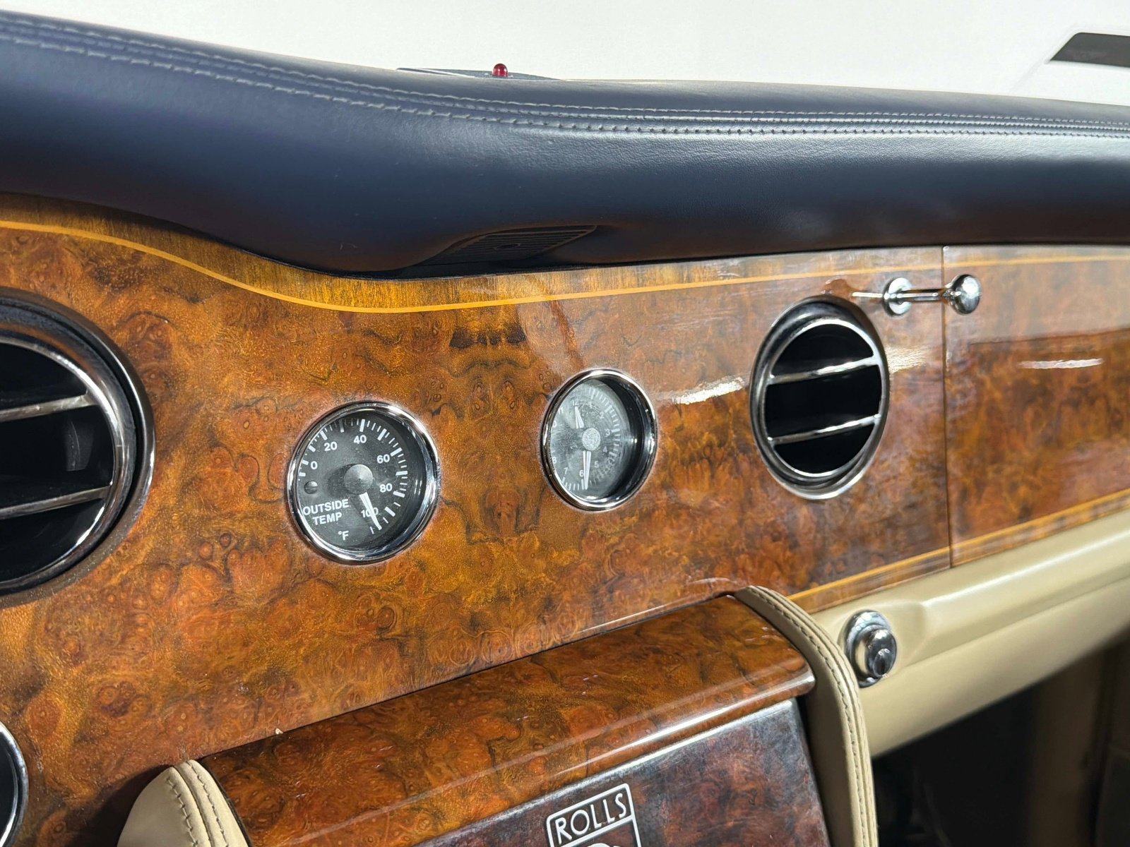 Used 2000 Rolls-Royce Corniche RWD image 34