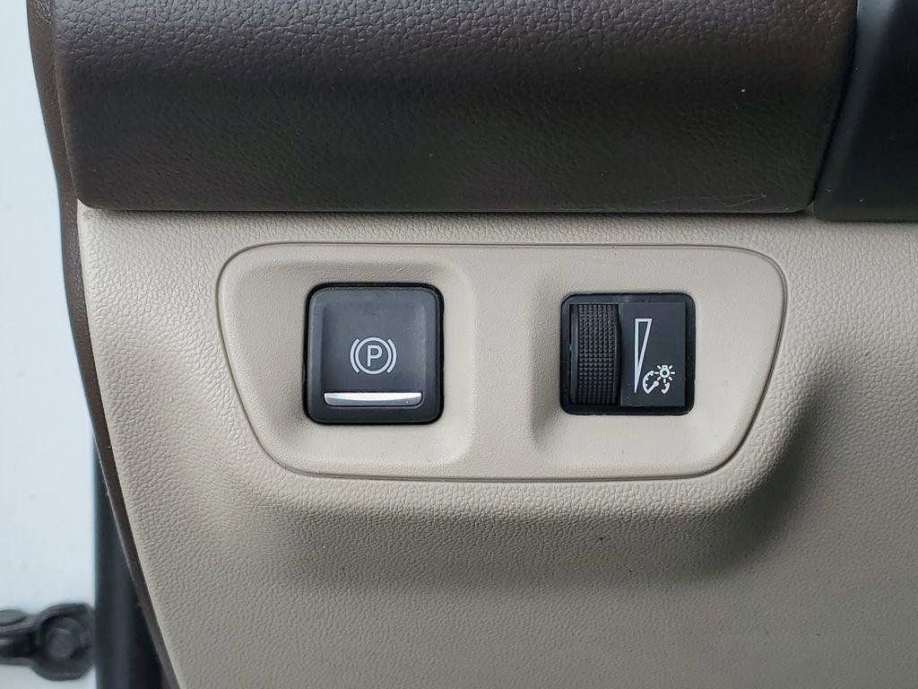 Used 2018 GMC Acadia Denali w/ Technology Package AWD/4WD image 9