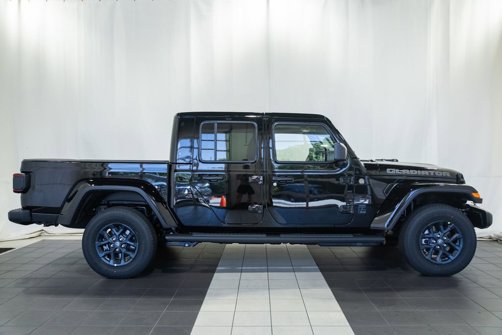 New 2026 Jeep Gladiator Sport AWD/4WD image 3