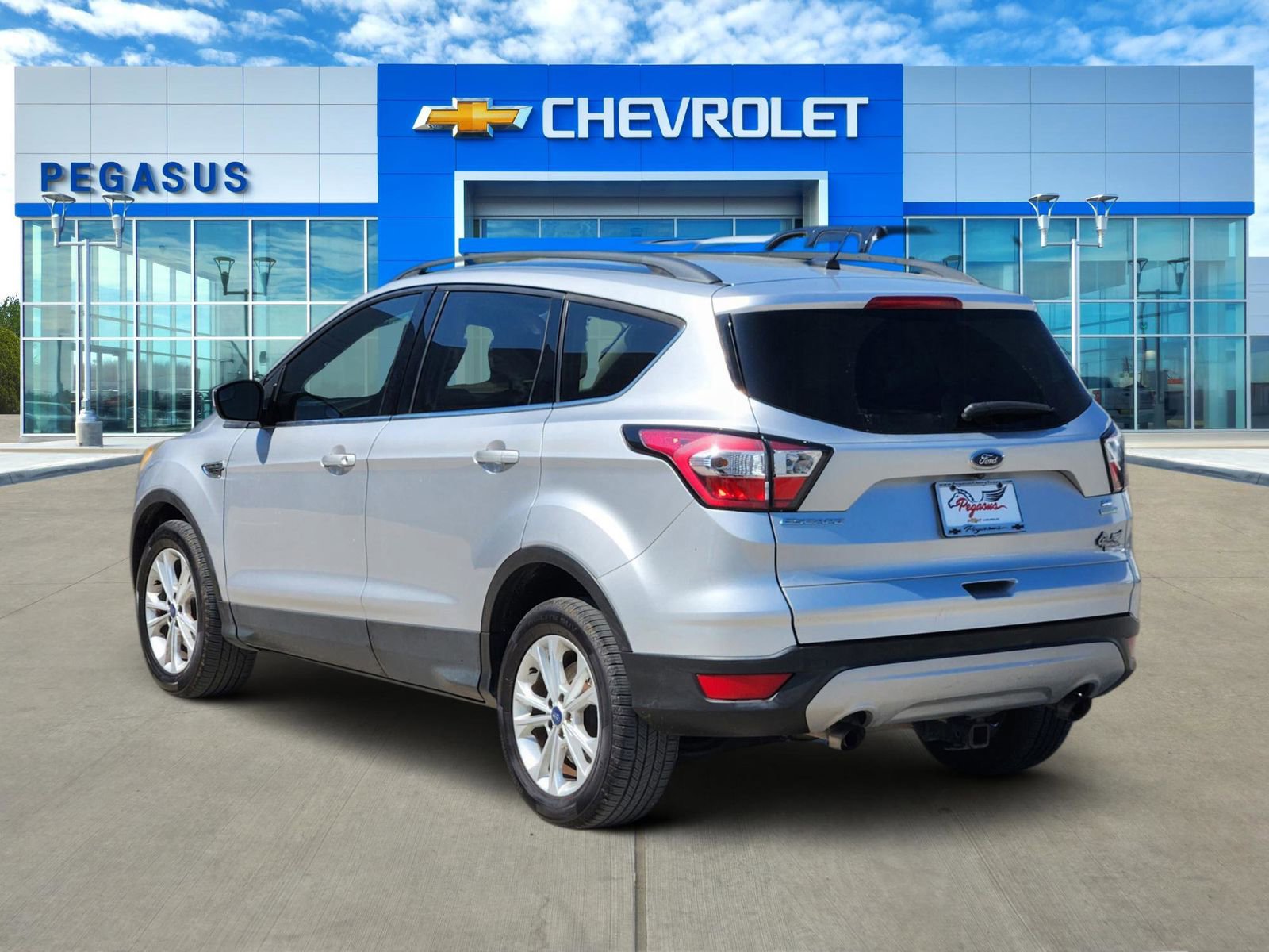 Used 2018 Ford Escape SE image 4