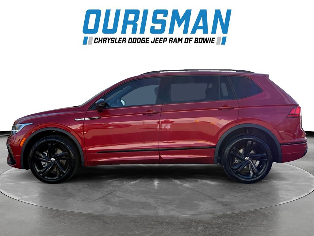 Used 2024 Volkswagen Tiguan SE R-Line image 3