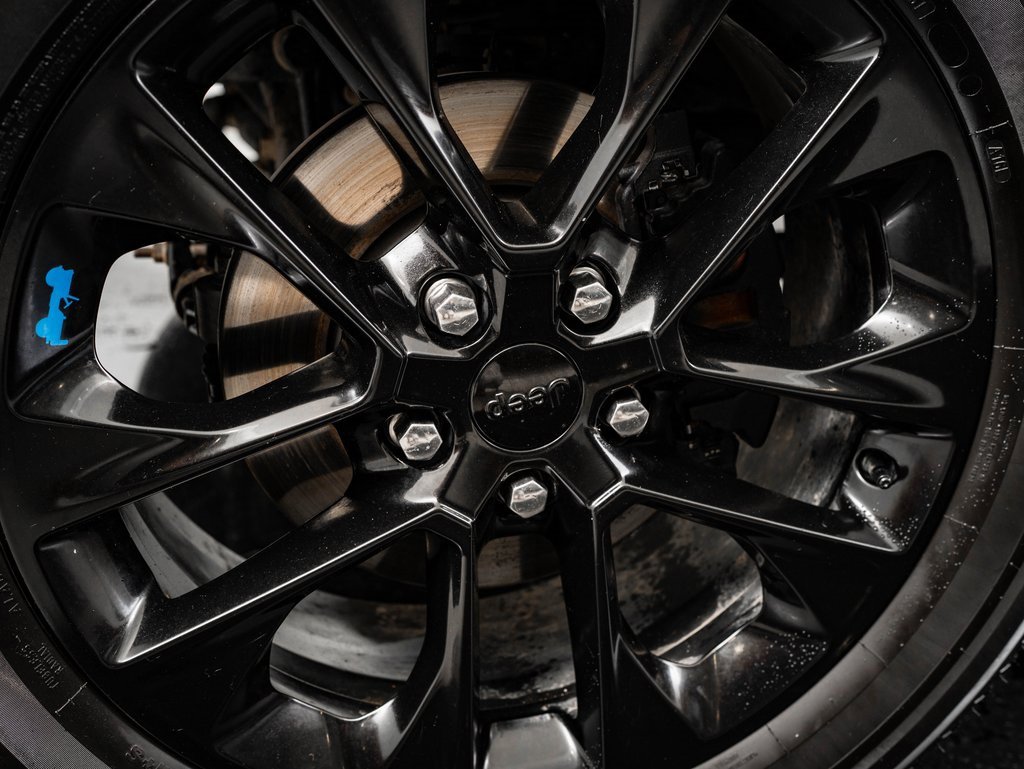 Used 2023 Jeep Wrangler Unlimited Sahara w/ Cold Weather Group image 8