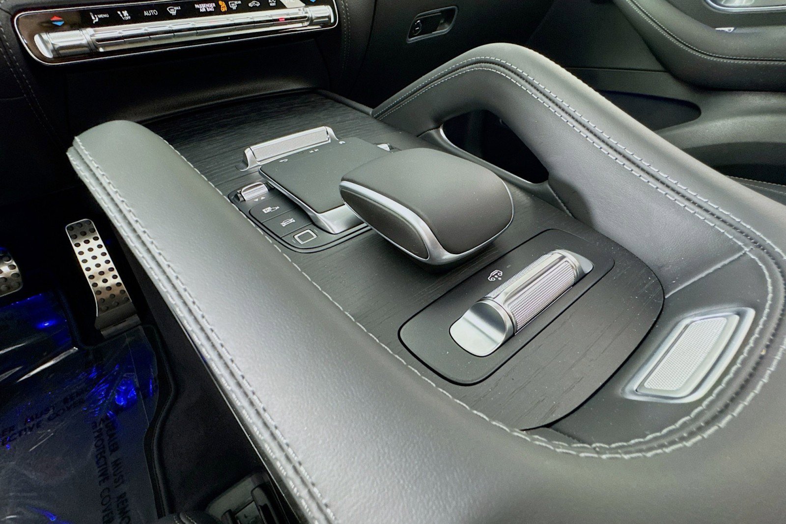 New 2025 Mercedes-Benz GLE 53 AMG 4MATIC Coupe image 5