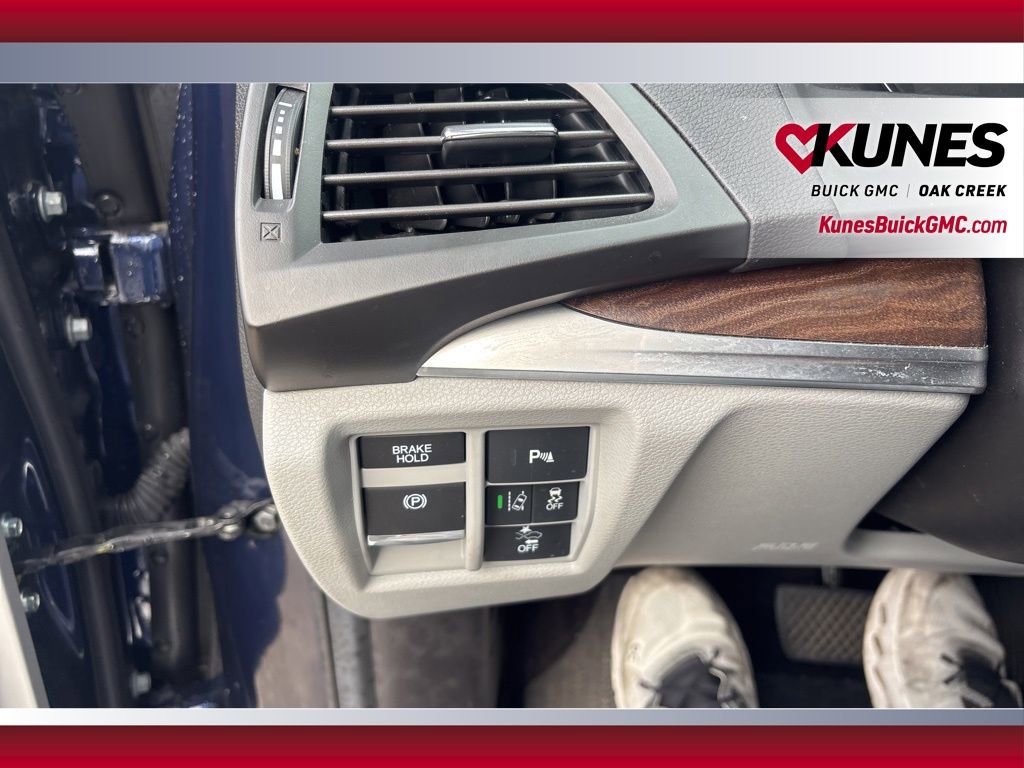 Used 2020 Acura MDX Technology image 18