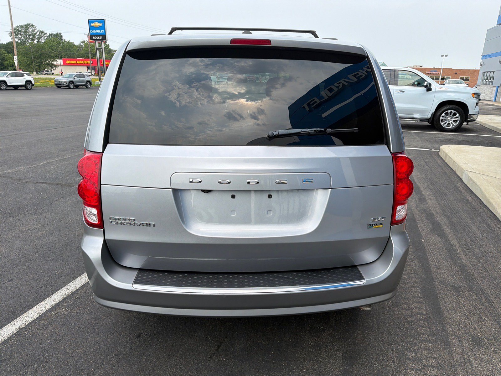 Used 2019 Dodge Grand Caravan SXT FWD image 3