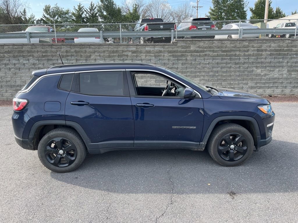 Used 2020 Jeep Compass Latitude image 2