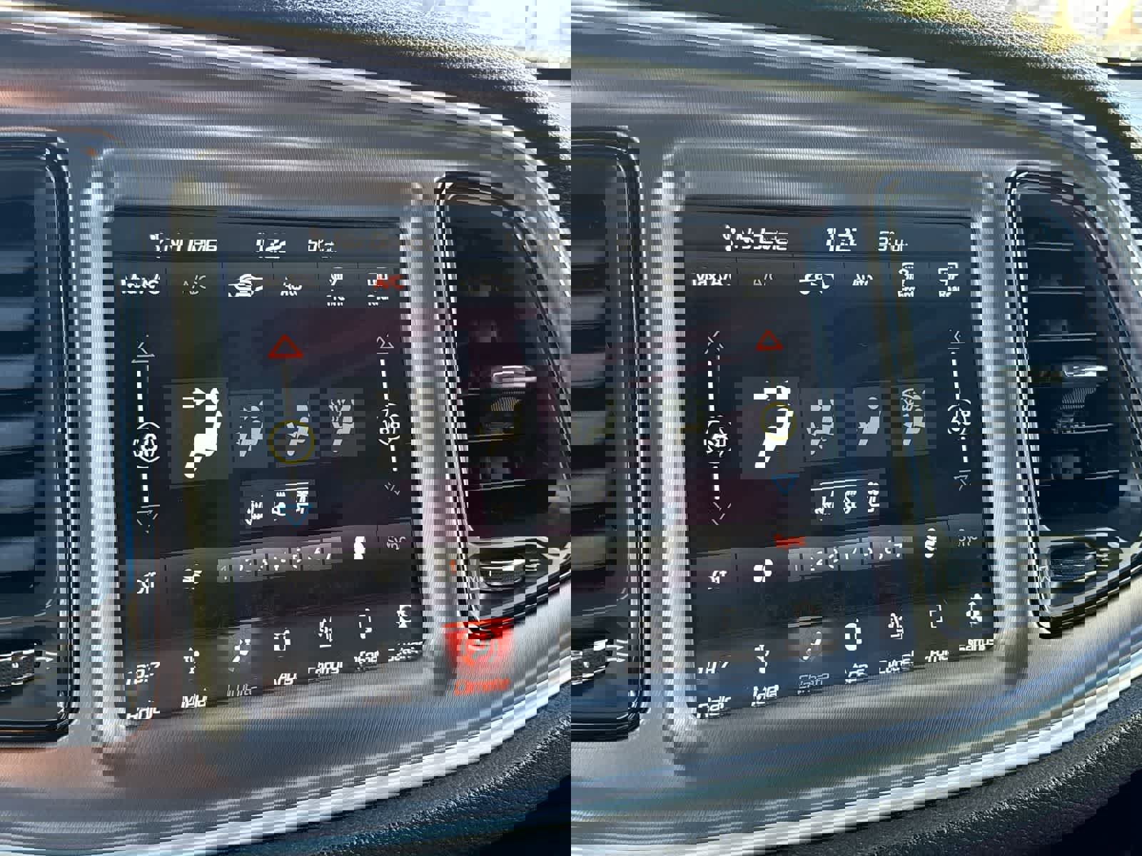 Used 2019 Dodge Challenger SXT w/ Plus Package image 18