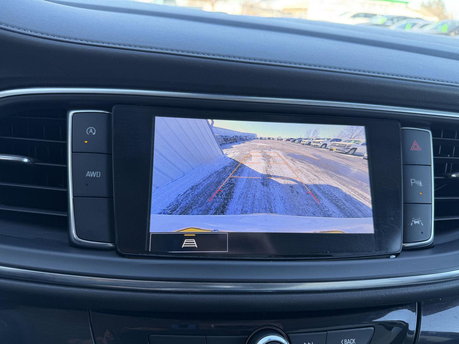 Used 2023 Buick Enclave Essence image 17