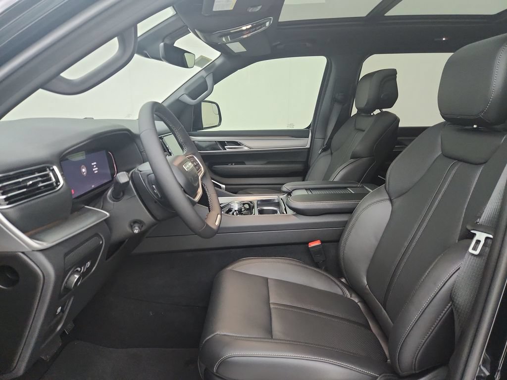 New 2026 Jeep Grand Wagoneer L 4WD w/ Premium Group I image 18
