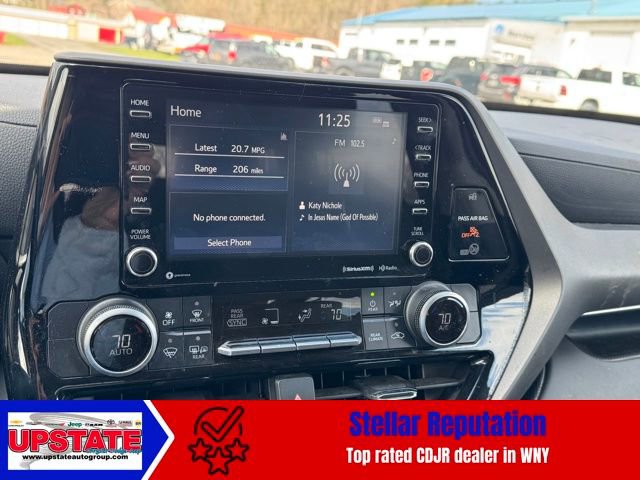 Used 2022 Toyota Highlander LE image 4