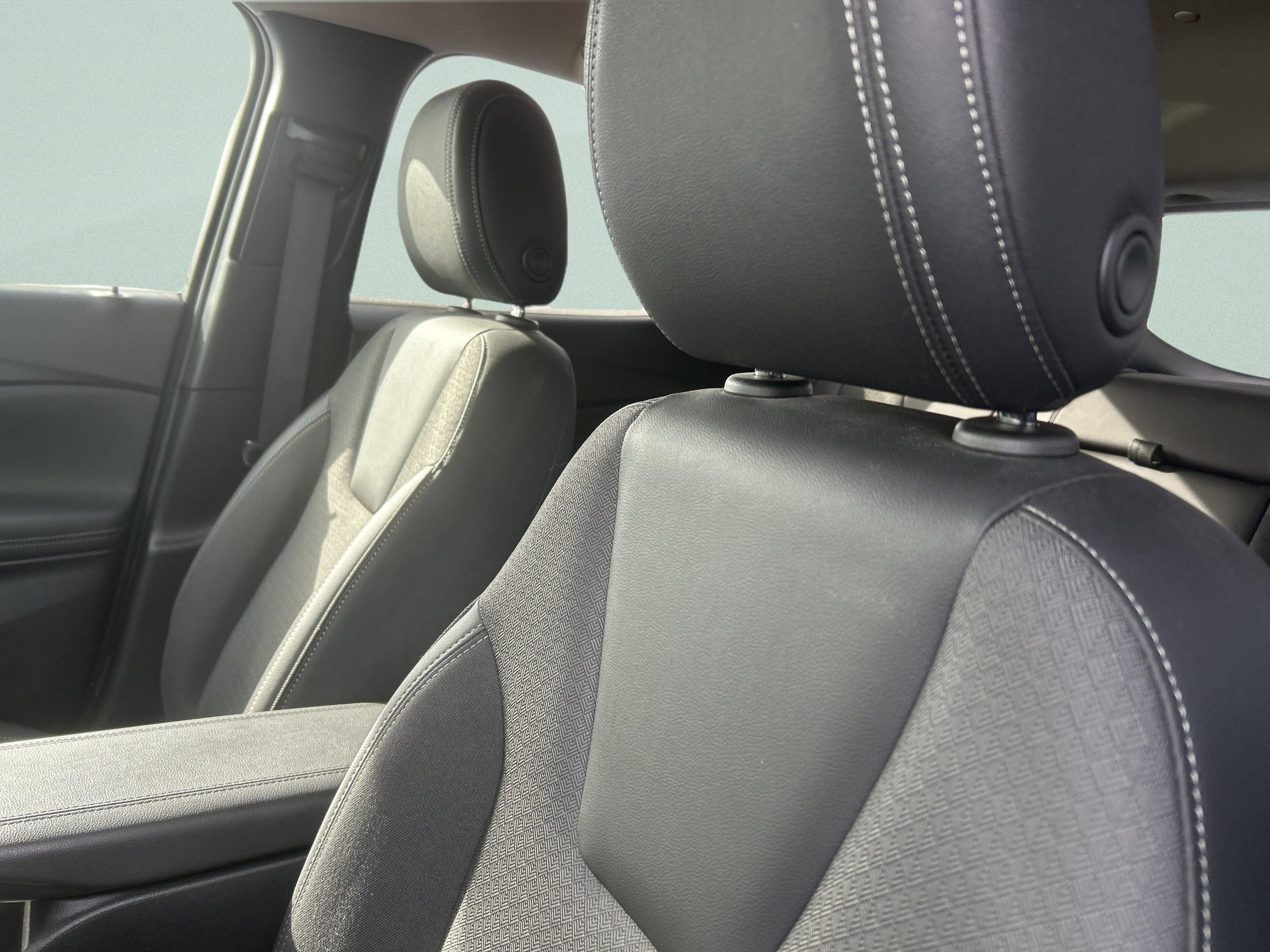 Used 2023 Buick Encore GX Select image 11