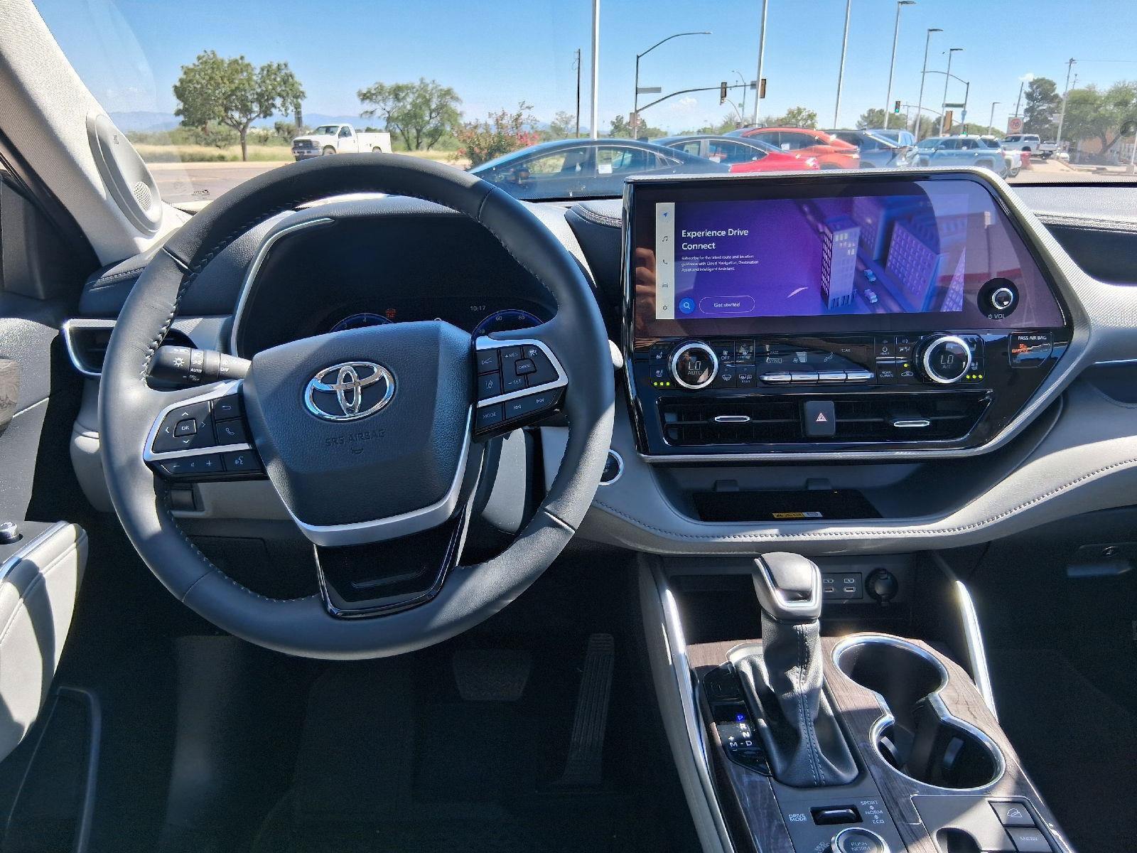 Certified 2024 Toyota Highlander Platinum AWD/4WD image 31