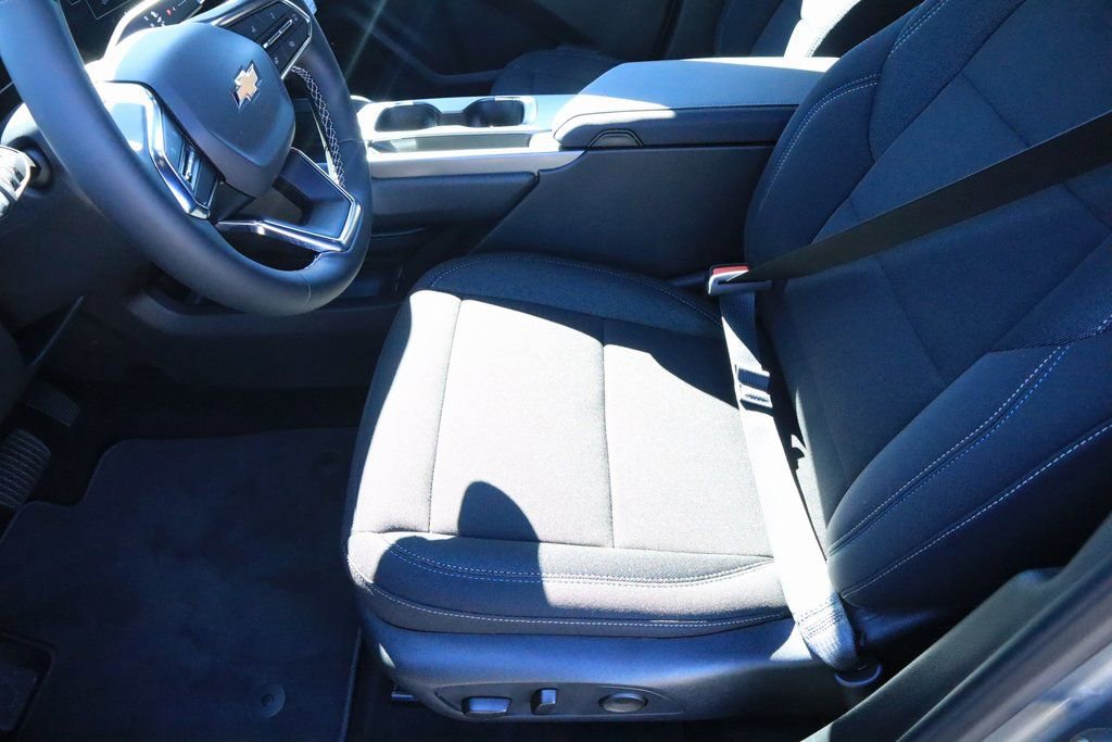 New 2026 Chevrolet Equinox EV LT image 11