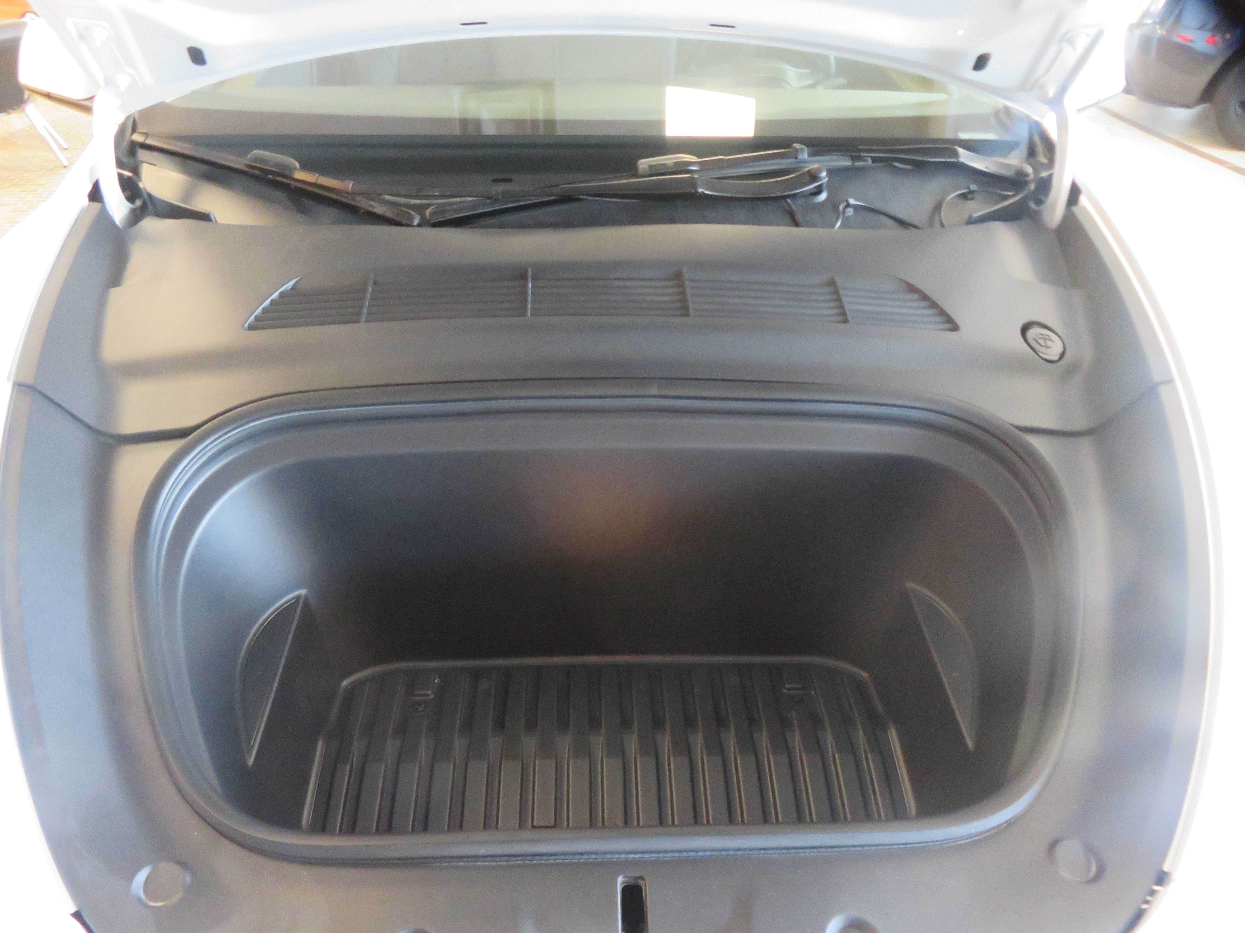Used 2024 Tesla Model Y Long Range AWD/4WD image 53