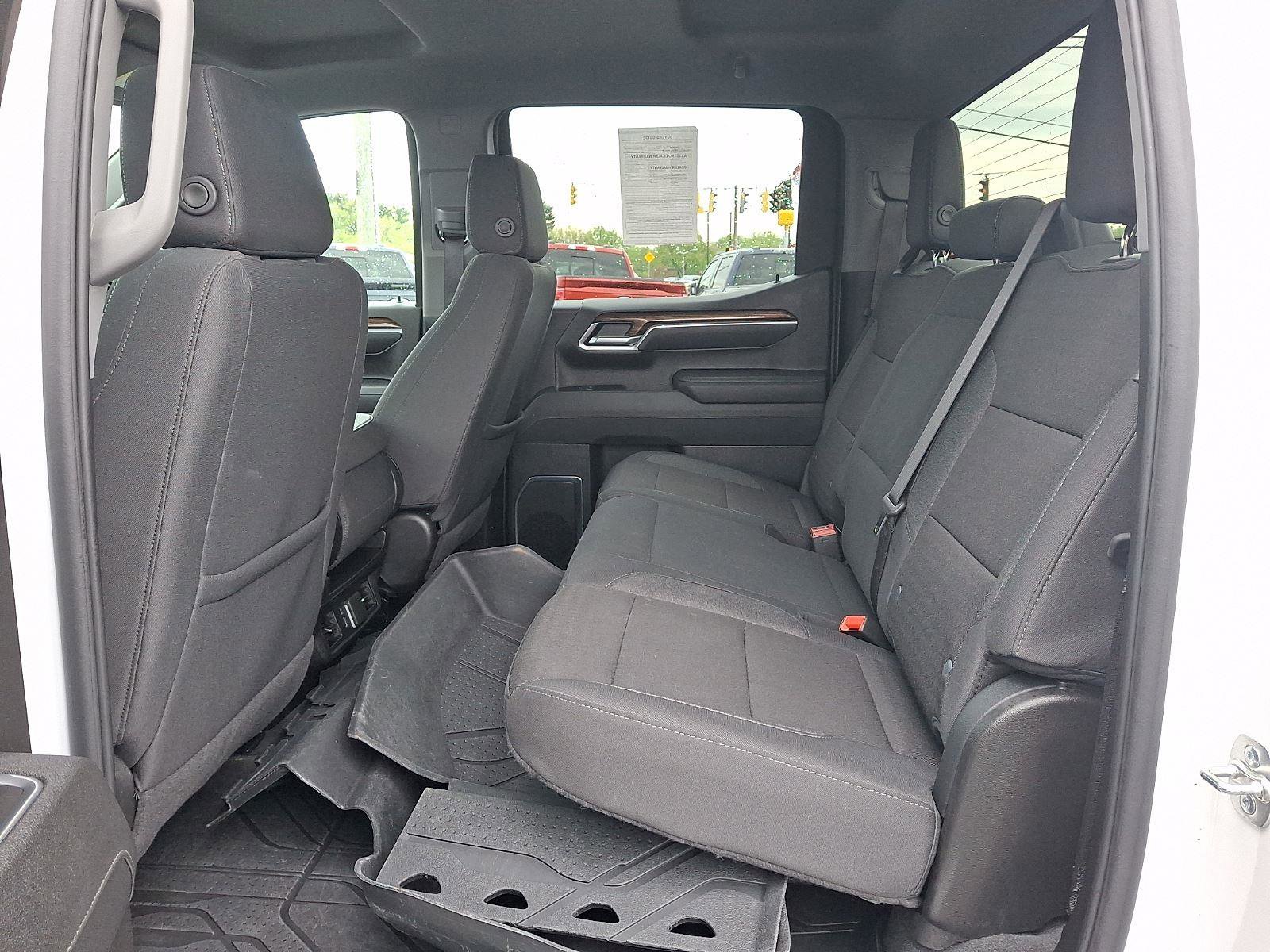 Used 2025 Chevrolet Silverado 1500 RST w/ Redline Edition AWD/4WD image 12