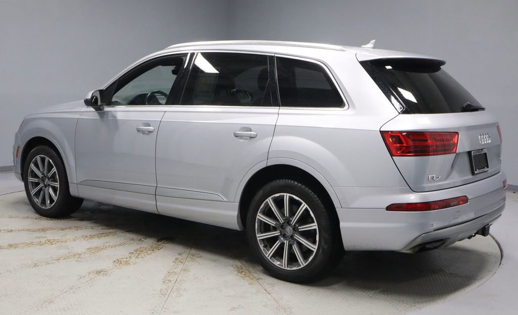 Used 2017 Audi Q7 3.0T Premium Plus w/ Premium Plus Package AWD/4WD image 10