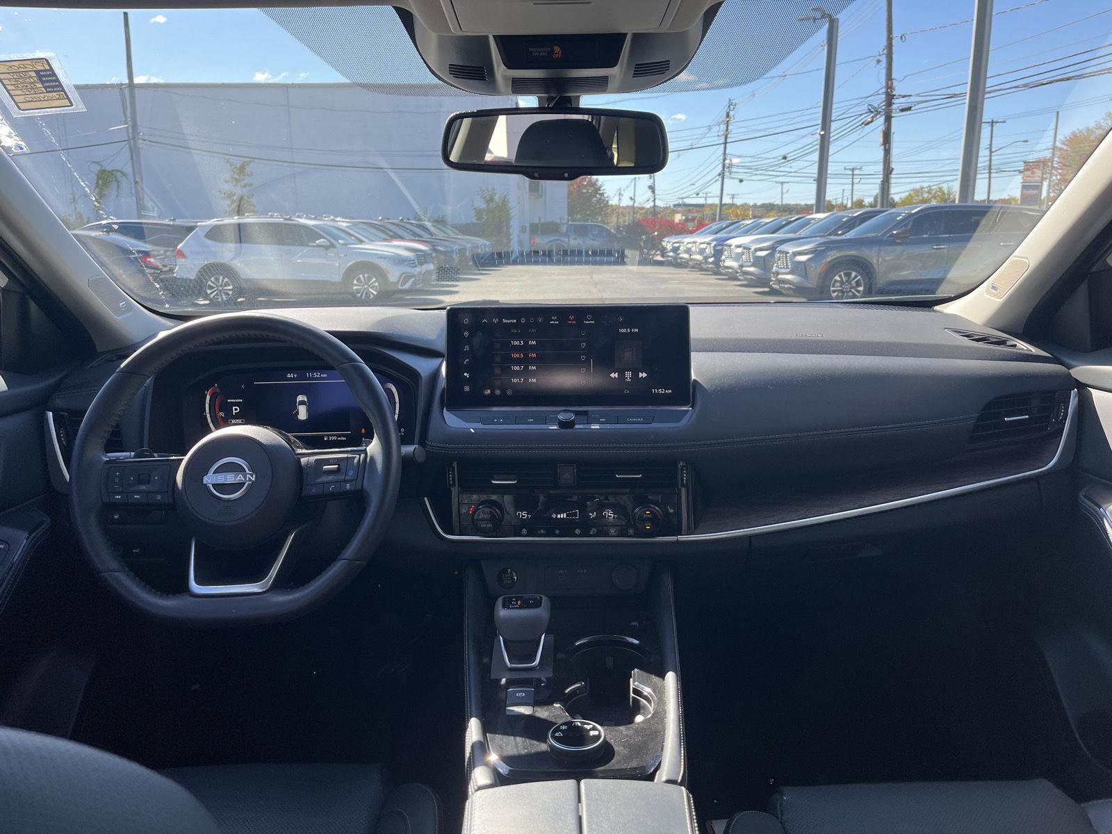 Used 2024 Nissan Rogue Platinum image 12