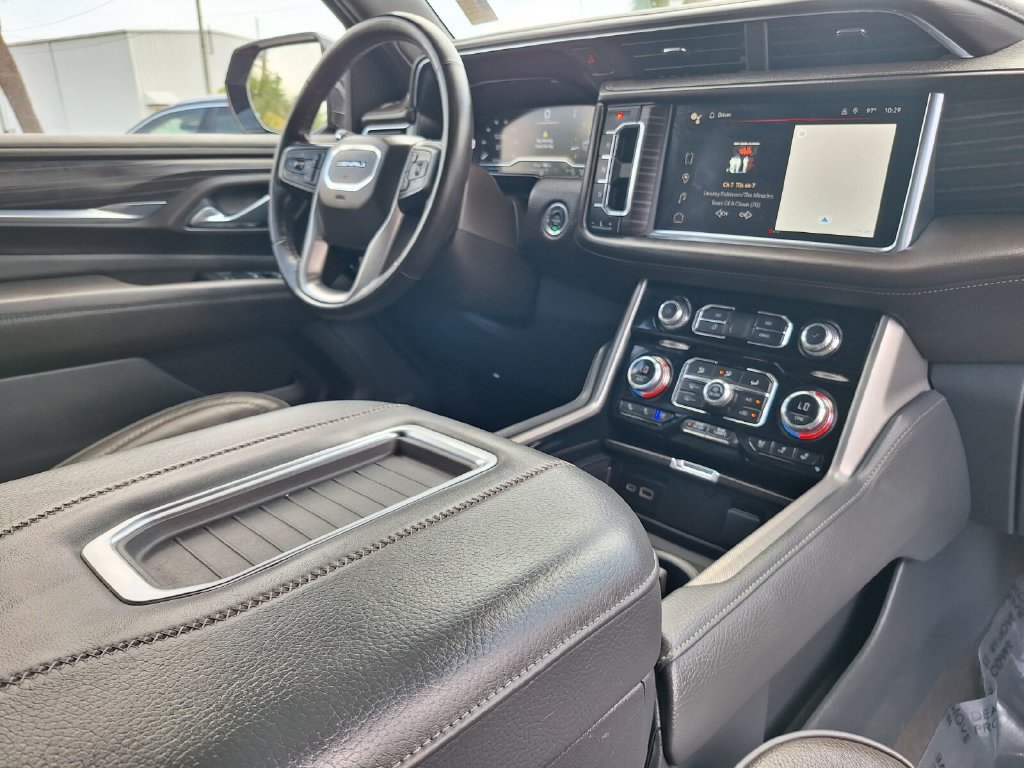 Used 2023 GMC Yukon Denali AWD/4WD image 29