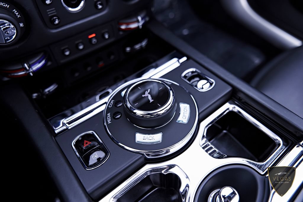 Used 2019 Rolls-Royce Dawn RWD image 86