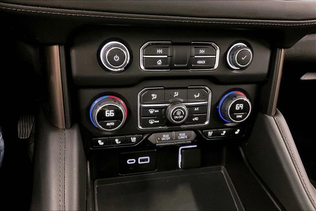 Used 2024 Chevrolet Suburban High Country AWD/4WD image 31