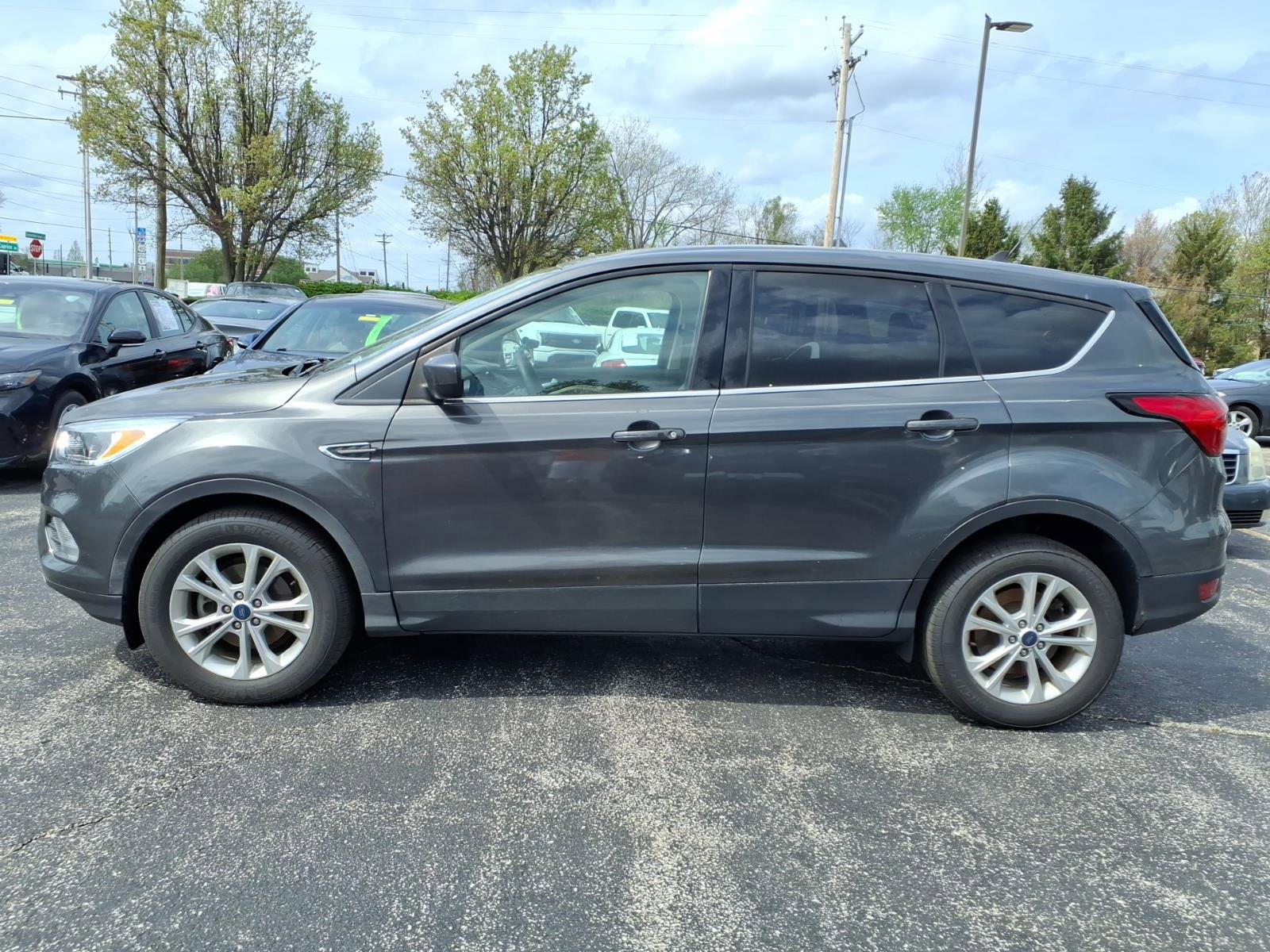 Used 2019 Ford Escape SE image 5