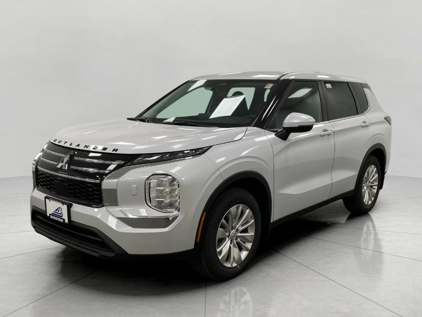 New 2026 Mitsubishi Outlander ES image 8