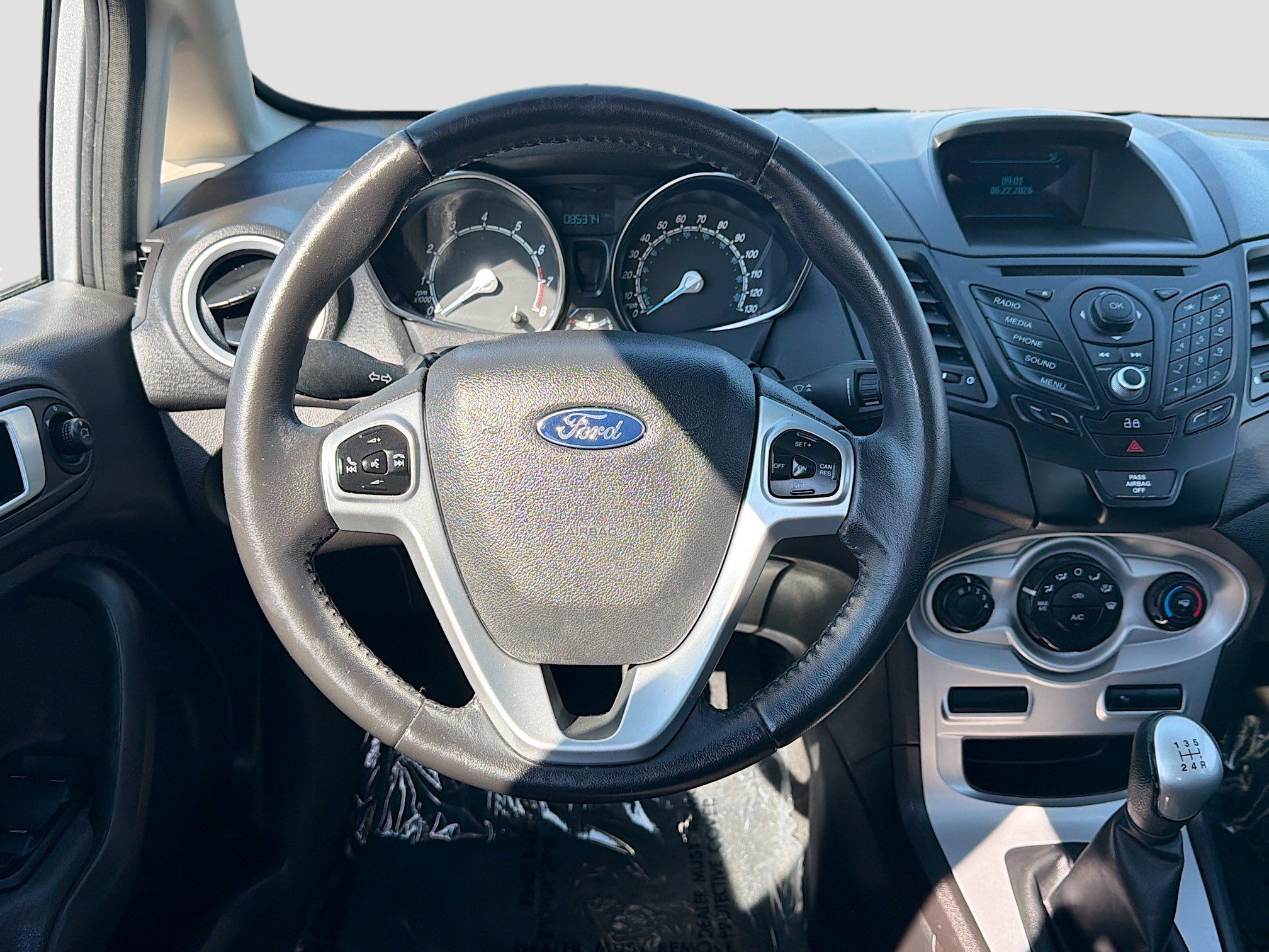 Used 2015 Ford Fiesta SE FWD image 17