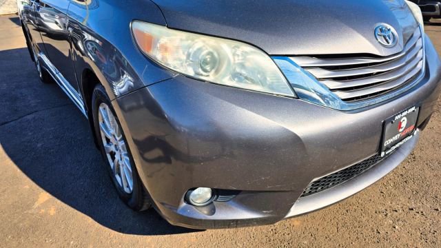 Used 2017 Toyota Sienna XLE Premium w/ Cargo Management Package image 51