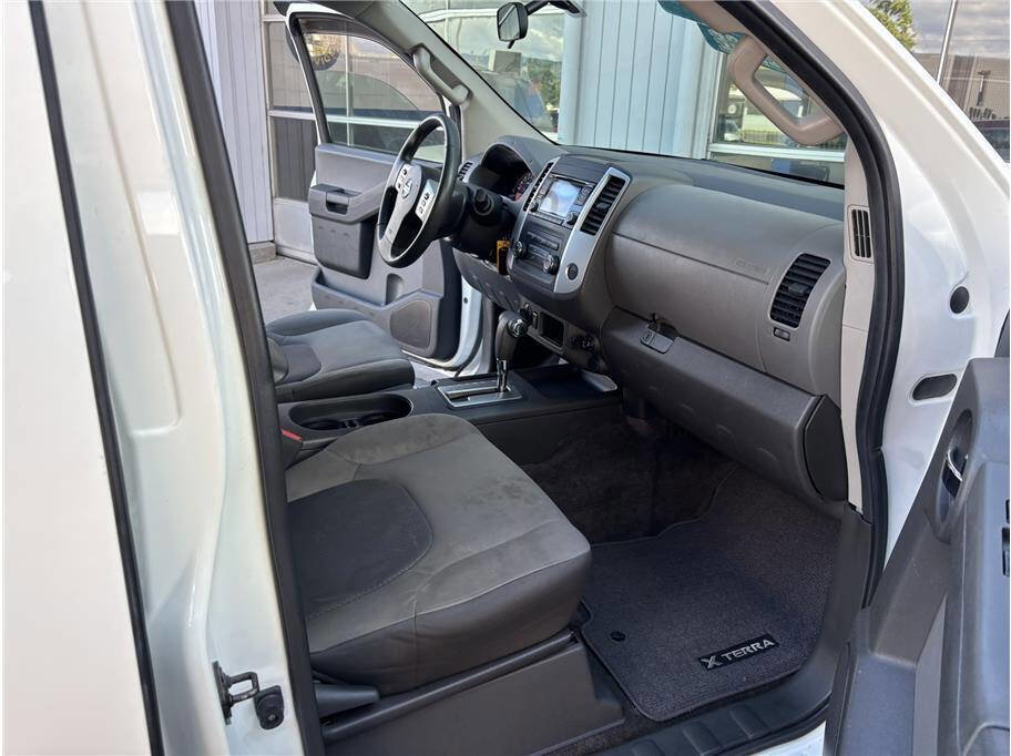 Used 2015 Nissan Xterra S w/ Value Package AWD/4WD image 14