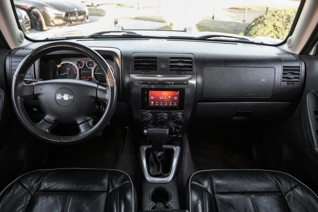 Used 2010 HUMMER H3 Luxury w/ Appearance Package image 11