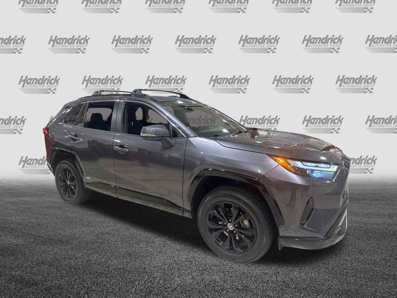 Used 2022 Toyota RAV4 SE w/ SE Grade Weather Package AWD/4WD image 39